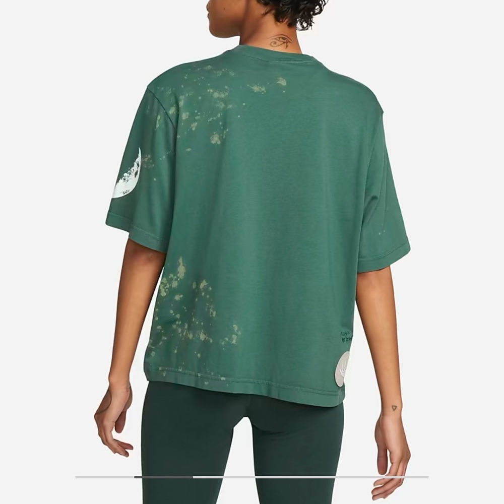 Brand new Nike Sportswear Boxy T Shirt Never Worn